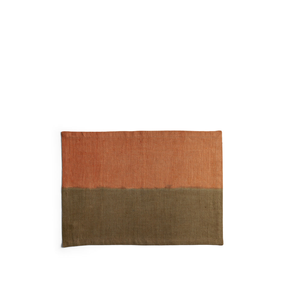 Placemat in Tomato and Antique Image 1